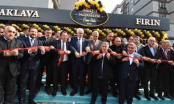 İsmail Türüt, Erzurum'da Maya Pastanesi'nin açılışına katıldı