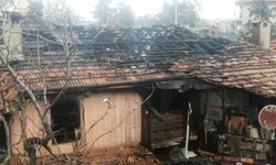 Isparta'da İki Katlı Evde Yangın: Müdahale Sonrası Yaralı