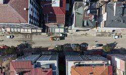 İstiklal Caddesi'nde asfalt ve kaldırım yenileme çalışmaları başladı