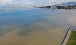 İzmir Körfezi'nde Yağmur Sonrası Renk Değişimi Dikkat Çekti