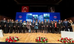 İzmir'de Unutulmaz Anlar; Büyükşehir'den Açılış ve Temel Atma Töreni