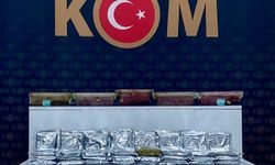 Kars'ta kaçakçılara operasyon: Binlerce makaron ve tütün ele geçirildi