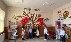 Kars'taki köy okulunda tiyatro heyecanı: Öğrencilerden renkli performans