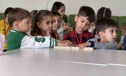 Kartepe'de Küçükler Kütüphaneler Haftası'nı Müzik ve Masallarla Anlattı