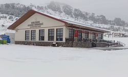 Keltepe Kayak Merkezi nisan ayında karla kaplandı