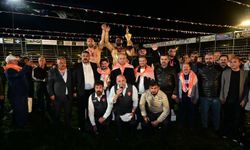 Kepez'de 12 yıl aradan sonra pehlivanlar er meydanında buluştu: 984 sporcu kıyasıya savaştı