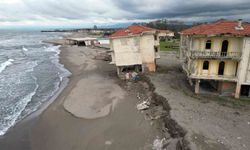 Kıyı erozyonu villaları yıktı, bakanlık harekete geçti