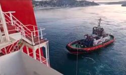 Konteyner gemisi KAPPA, Sarıyer'de karaya oturduktan sonra yüzdürüldü