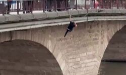 Köprüden Nehre Atlayan Genç Kurtarıldı: O Anlar Kamerada