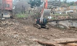 Kozluk'ta çamurlu köy yolları sonunda onarıldı