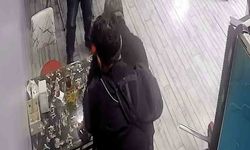 Kurye, boğulma tehlikesi yaşayan döner ustasını kurtardı