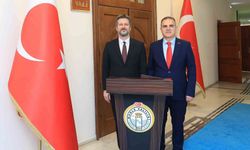 Macaristan Büyükelçisi Viktor Matis'ten Vali Akbıyık'a Veda Ziyareti