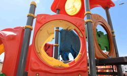Mersin'de çocuk parkına alçakça saldırı: Oyun grupları ateşe verildi