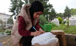 Mezarlara bırakılan notlar, saldırıda kaybedilen öğrencileri anıyor