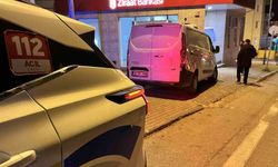 Minibüs duvara çarptı, el freni boşaldı