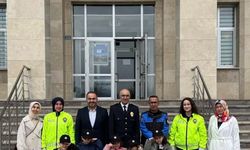 Minik öğrencilerden emniyete anlamlı jest