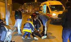 Motosiklet ile otomobil çarpıştı: 1 kişi yaralandı
