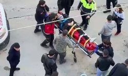 Motosiklet park halindeki araca çarptı: 1 yaralı