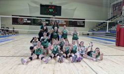 Muğlaspor'un minik voleybolcuları lige galibiyetle başladı