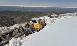 Muş'ta nisan ortasında kar yağışı etkili olmaya devam ediyor