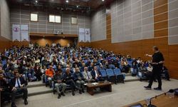 NASA'dan Dr. Umut Yıldız, OMÜ'de evrenin sırlarını paylaştı