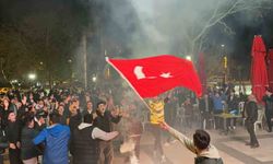 Osmaniye'de zafer coşkusu meşalelerle kutlandı