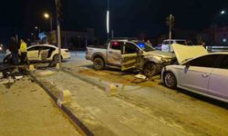 Otomobil ve pikap çarpıştı: 6 yaralı, bir baba fenalık geçirdi