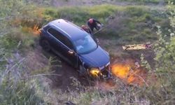 Otomobilin direksiyon hakimiyeti kayboldu, tarlaya uçtu