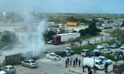 Otoparkta alev alan otomobil kullanılamaz hale geldi