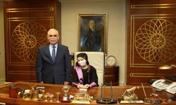 Özkaya, lösemi tedavisi gören çocukları kabul etti