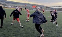 Saha içi kargaşa, maç sonrası ringe döndü