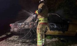 Samandağ'da park halindeki FİAT TOFAŞ yandı