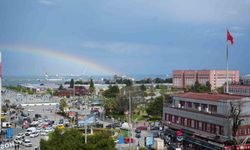 Samsun'da Deniz Üzerinde Büyüleyici Gökkuşağı Manzarası