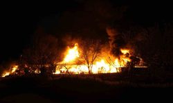 Samsun'da muz deposunda alevler yükseldi: Yangın paniği