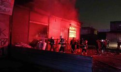 Şanlıurfa'da Hurdacı Dükkanında Çıkan Yangın Panik Yarattı