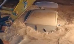 Sel felaketinde hayatını kaybedenlerin aracının son anları görüntülendi