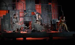 'Sen İstanbul'dan Daha Güzelsin' tiyatrosu Manisalıları etkiledi