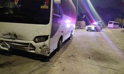 Serik'te motosiklet ile midibüs çarpıştı, bir kişi yaralandı