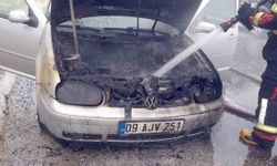 Seyir halindeki araçta yangın paniği