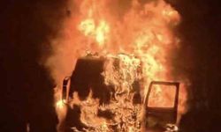 Seyir halindeki tır alev aldı