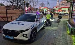 Sultangazi'de motosiklet yayaya çarptı: Kaza güvenlik kamerasında görüntülendi