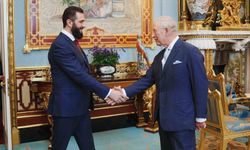 Suriye Lideri eş-Şara, İngiltere Kralı III. Charles ile Buluştu