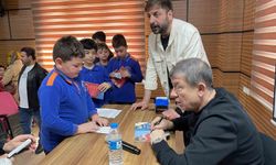 Tanju Çolak, öğrencilerle buluştu: 'Disiplin ve azim, başarıyı getirir'