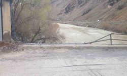 Taşbaşı Köprüsü ağır hasar aldı