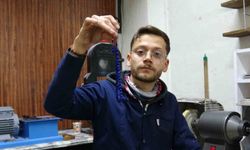 Tespih tutkusu olan genç, atölyesinde yeteneklerini sergiliyor