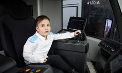 Tramvay Sevdalısı 6 Yaşındaki Muhammet Enes'in Hayali Gerçek Oldu