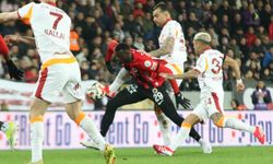 Trendyol Süper Lig: Gençlerbirliği: 0 - Galatasaray: 2 (İlk yarı)
