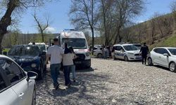 Tunceli'de akıntıya kapılan çocuğu vatandaşlar kurtardı