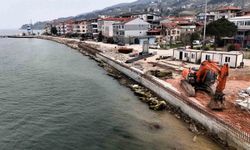 Ulaşlı'da deniz taşkınlarına karşı dalga kırıcı set inşa ediliyor