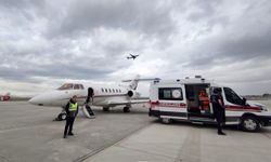 Van'da 2 günlük kalp hastası bebek için ambulans uçak kalktı